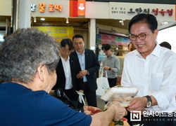 민생현장 살핀 김석필 권한대행, 전통시장 이용 독려