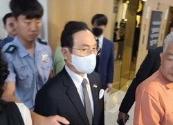 [속보] 박상돈 천안시장 2심서 징역1년 집행유예 2년