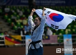 천안두정중 김련아 ‘아시아청소년 품새선수권대회’서 금메달 쾌거