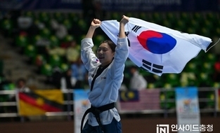천안두정중 김련아 ‘아시아청소년 품새선수권대회’서 금메달 쾌거