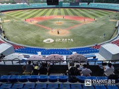 군산월명야구장을 가득 채운 대학야구의 간절함, KBO는 응답할까?