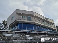 [오늘 한끼] 아름다운 천리포 해변을 마주한 풍경 ‘카페 천만금’